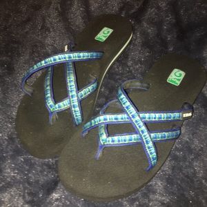 Teva Olowahu sandals